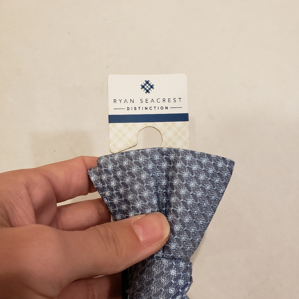 NWT Ryan Seacrest Distinction Silk Bow Tie Blue - Picture 6 of 6